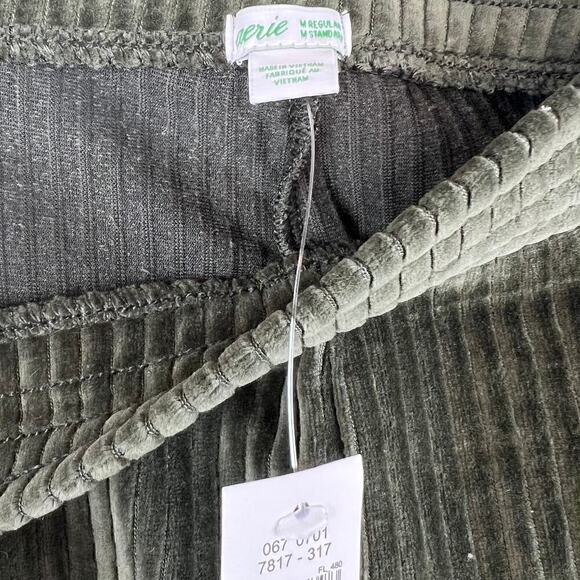 NWT Aerie Hi-Rise Groove-On Green Velour High Waisted Flare Pants Size Medium - Picture 5 of 7